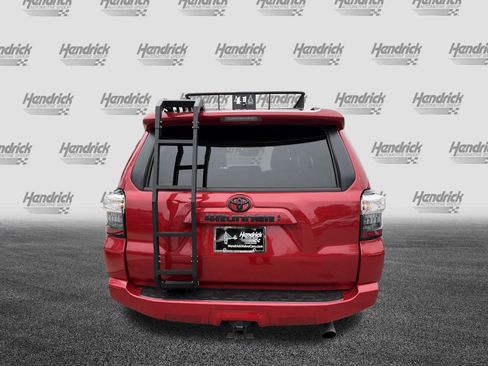 Used 2022 Toyota 4Runner SR5 Premium image 9