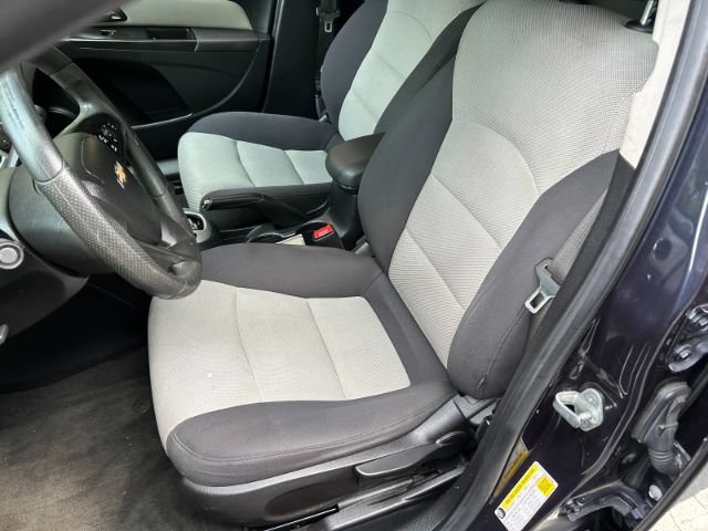 Used 2014 Chevrolet Cruze LS FWD image 6