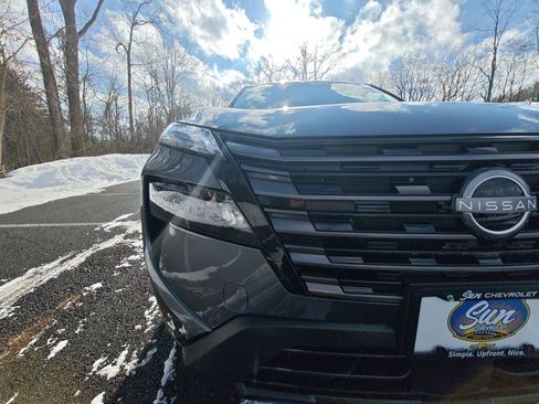 Used 2026 Nissan Rogue SV w/ Cold Weather Package image 9