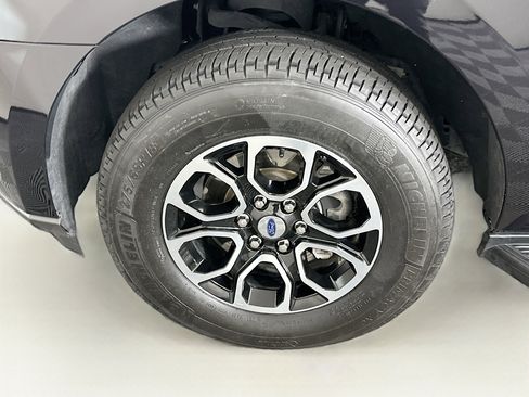 Used 2024 Ford Expedition Max XLT image 11