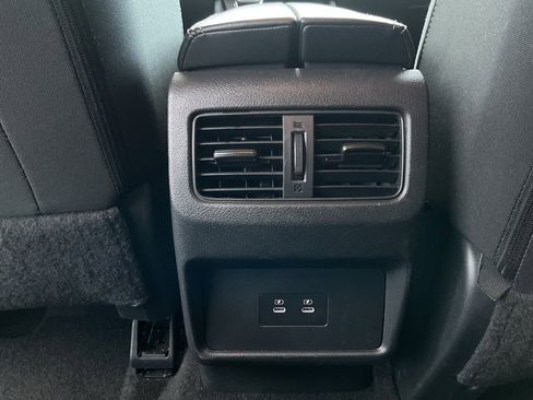 Used 2025 Nissan Rogue SV image 18