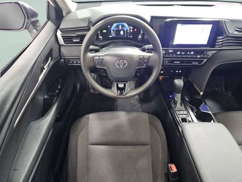 Used 2025 Toyota Camry LE FWD image 4