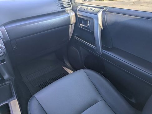 Used 2022 Toyota 4Runner SR5 Premium image 17