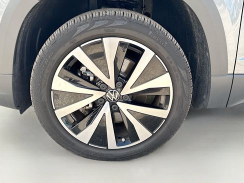 Used 2022 Volkswagen Taos SE FWD image 42