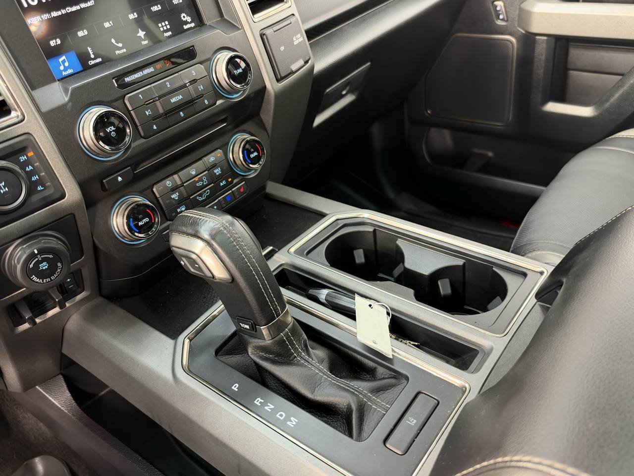Used 2017 Ford F150 Raptor w/ Equipment Group 802A Luxury AWD/4WD image 24