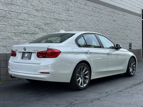 Used 2018 BMW 320i xDrive Sedan w/ Convenience Package AWD/4WD image 3