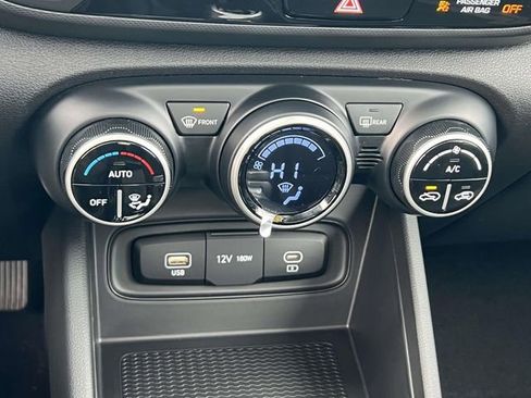 Certified 2023 Hyundai Venue SEL w/ Cargo Package image 27