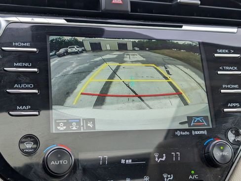 Used 2019 Toyota Camry XLE image 21