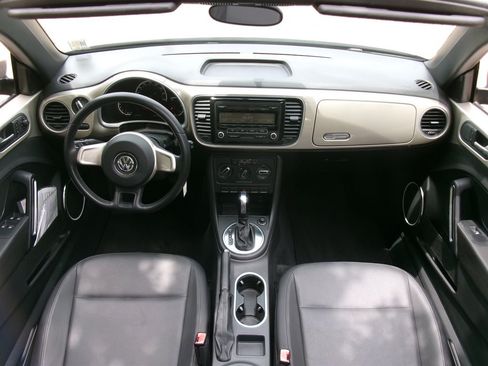 Used 2013 Volkswagen Beetle 2.5 50's Edition FWD image 20