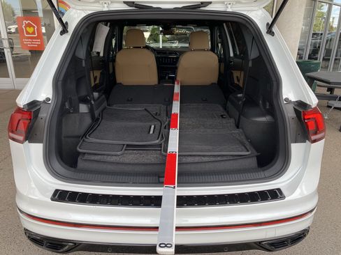 Certified 2023 Volkswagen Tiguan SE R-Line FWD image 20