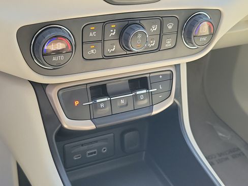 Used 2023 GMC Terrain Denali w/ Denali Premium Package AWD/4WD image 30
