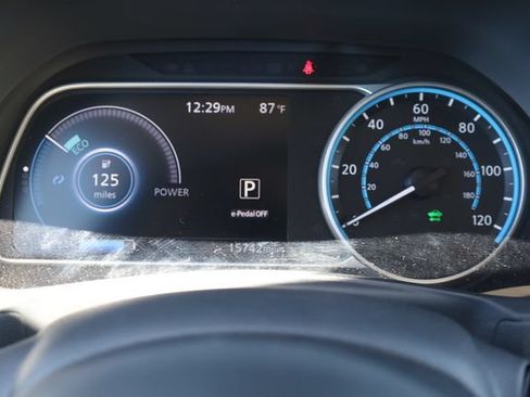 Certified 2025 Nissan Leaf S FWD image 19