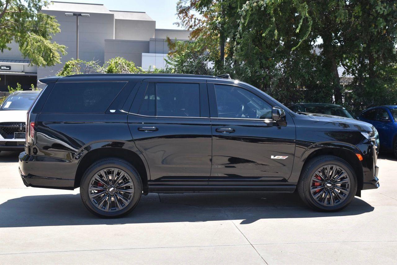Used 2023 Cadillac Escalade V w/ LPO, ONYX Package AWD/4WD image 6