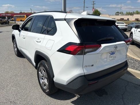 Used 2022 Toyota RAV4 XLE image 6