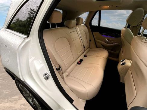 Used 2022 Mercedes-Benz GLC 300 4MATIC w/ Premium Package Lite image 27