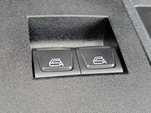 Used 2022 Ford Bronco Black Diamond AWD/4WD image 18