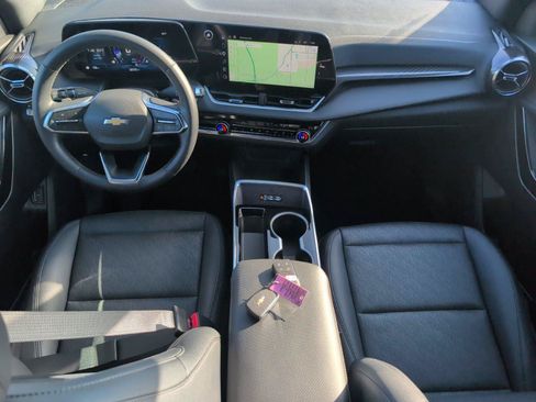 Used 2025 Chevrolet Equinox LT FWD image 32