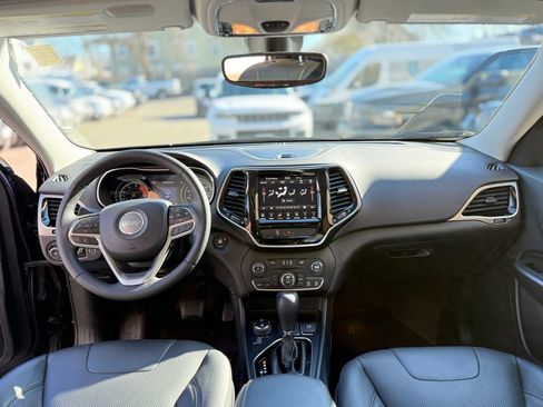 Used 2019 Jeep Cherokee Limited image 13