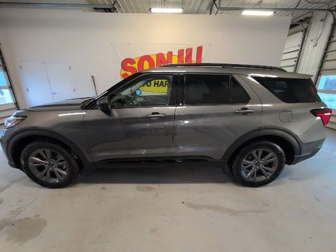 New 2026 Ford Explorer Active w/ Active Comfort Package image 2