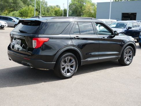 Used 2023 Ford Explorer XLT w/ Equipment Group 202A AWD/4WD image 7