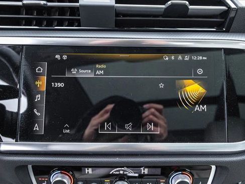 Certified 2025 Audi Q3 2.0T Premium Plus w/ Premium Plus Package image 16