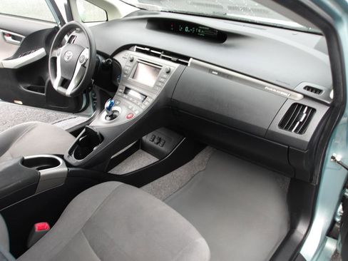 Used 2013 Toyota Prius Prime 5dr HB image 13