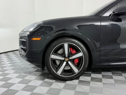 Used 2025 Porsche Cayenne GTS image 11