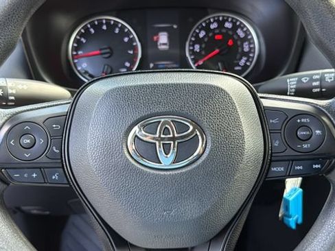 Certified 2019 Toyota RAV4 LE AWD/4WD image 11