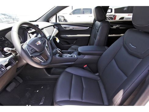 New 2026 Cadillac XT5 Luxury AWD/4WD image 6