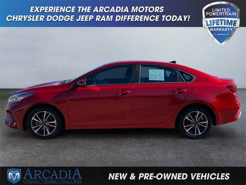 Used 2023 Kia Forte LXS w/ LXS Technology Package image 2