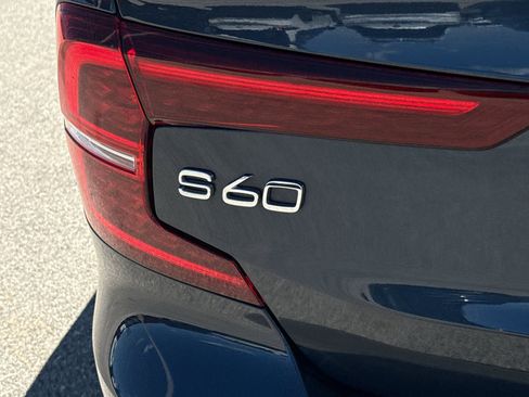 Used 2022 Volvo S60 B5 Inscription FWD image 8