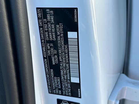 New 2026 Volvo XC90 B6 Core image 23