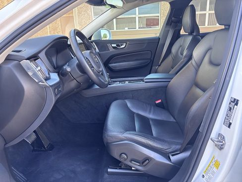 Used 2020 Volvo XC60 T6 Momentum AWD/4WD image 20