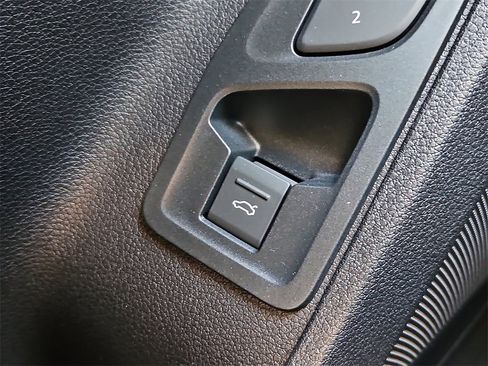 New 2025 Audi Q3 2.0T Premium image 13