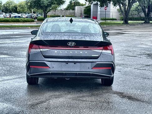 Used 2024 Hyundai Elantra Limited FWD image 7