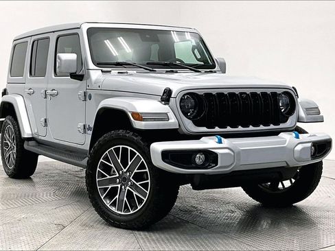 Used 2024 Jeep Wrangler High Altitude image 11