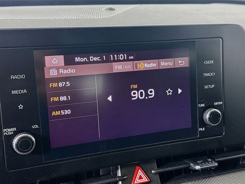 Used 2025 Kia Sportage LX image 19