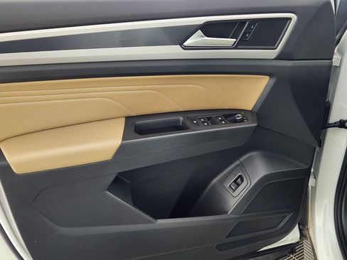 Used 2022 Volkswagen Atlas Cross Sport SE image 16