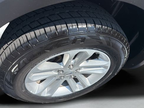 Used 2014 Ford Explorer XLT AWD/4WD image 32