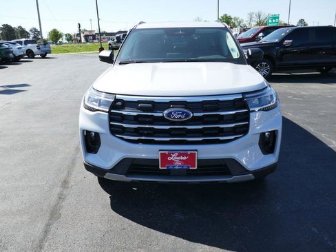 New 2026 Ford Explorer Active w/ Active Comfort Package AWD/4WD image 10