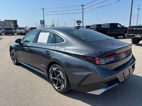 Used 2024 Hyundai Sonata SEL w/ Convenience Package image 3