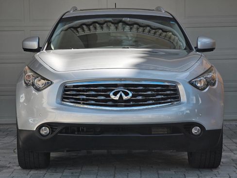 Used 2011 INFINITI FX50 AWD w/ Sport Pkg image 27
