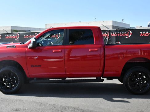 Used 2024 RAM 2500 Big Horn w/ Night Edition AWD/4WD image 4