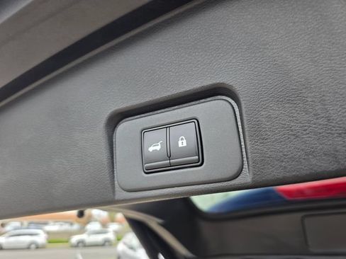Used 2025 Nissan Rogue SV FWD image 12