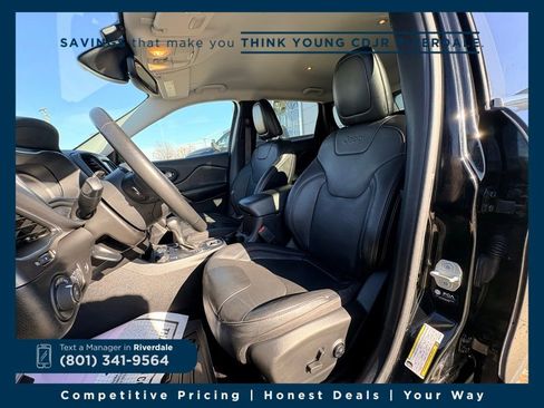 Used 2021 Jeep Cherokee Latitude Lux w/ Comfort/Convenience Group image 23