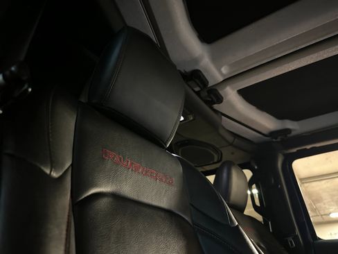 Used 2018 Jeep Wrangler Unlimited Rubicon image 16