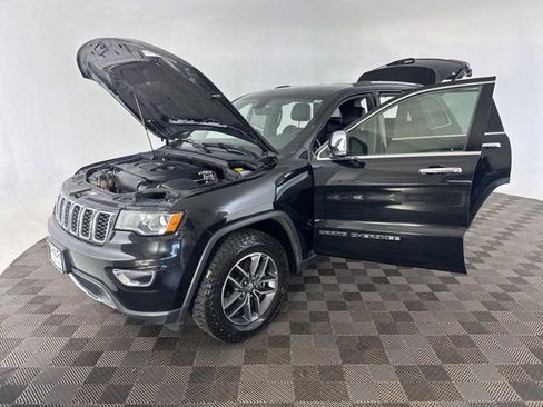Used 2018 Jeep Grand Cherokee Limited AWD/4WD image 12