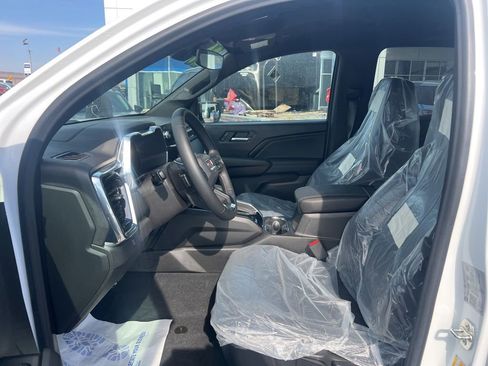 Used 2024 GMC Canyon Elevation image 10