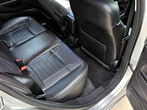 Used 2016 Ford Fiesta Titanium image 12