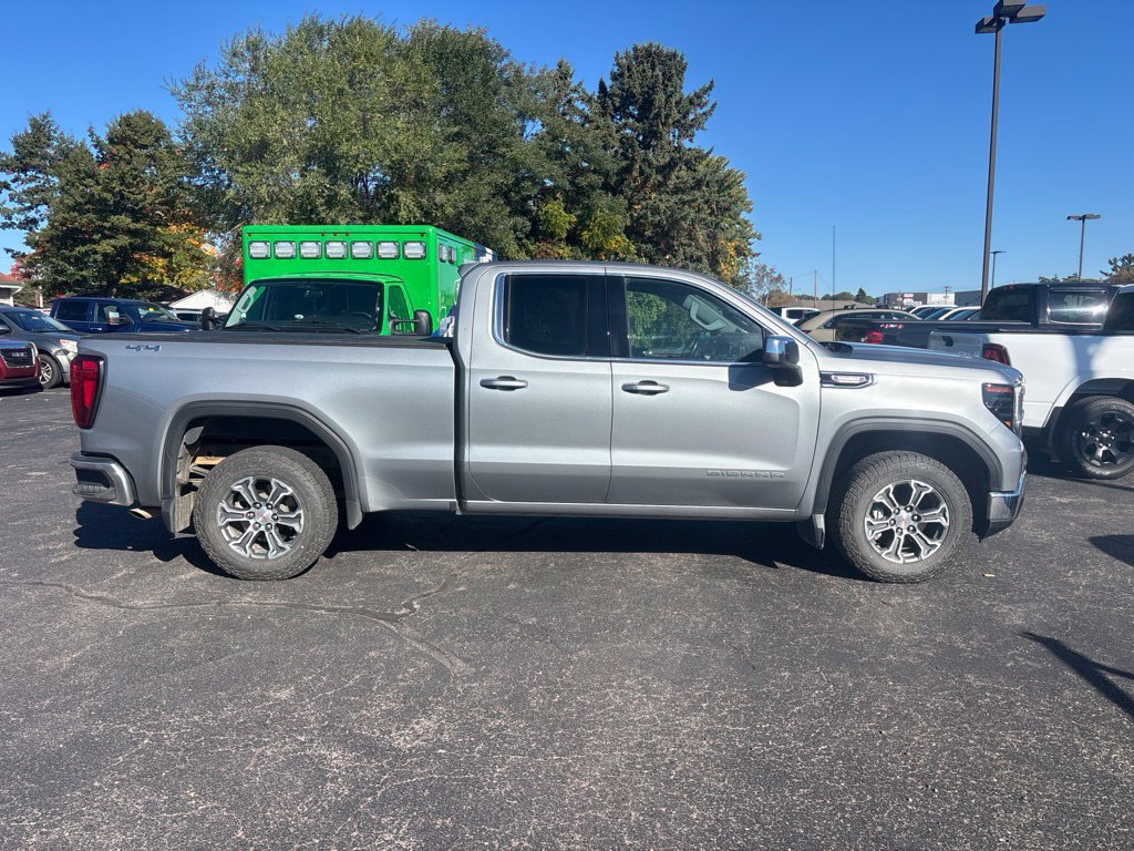 Used 2023 GMC Sierra 1500 SLE AWD/4WD image 5